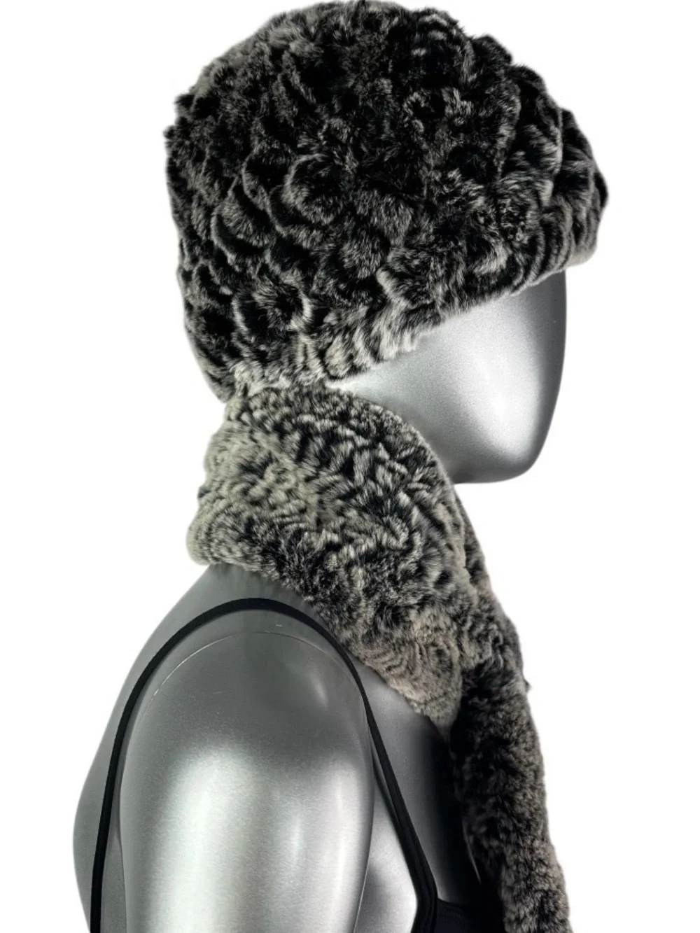 Gray Knitted CHIN-REX RABBIT Hat and Scarf 2 pc Set, One Size, Certified Vintage
